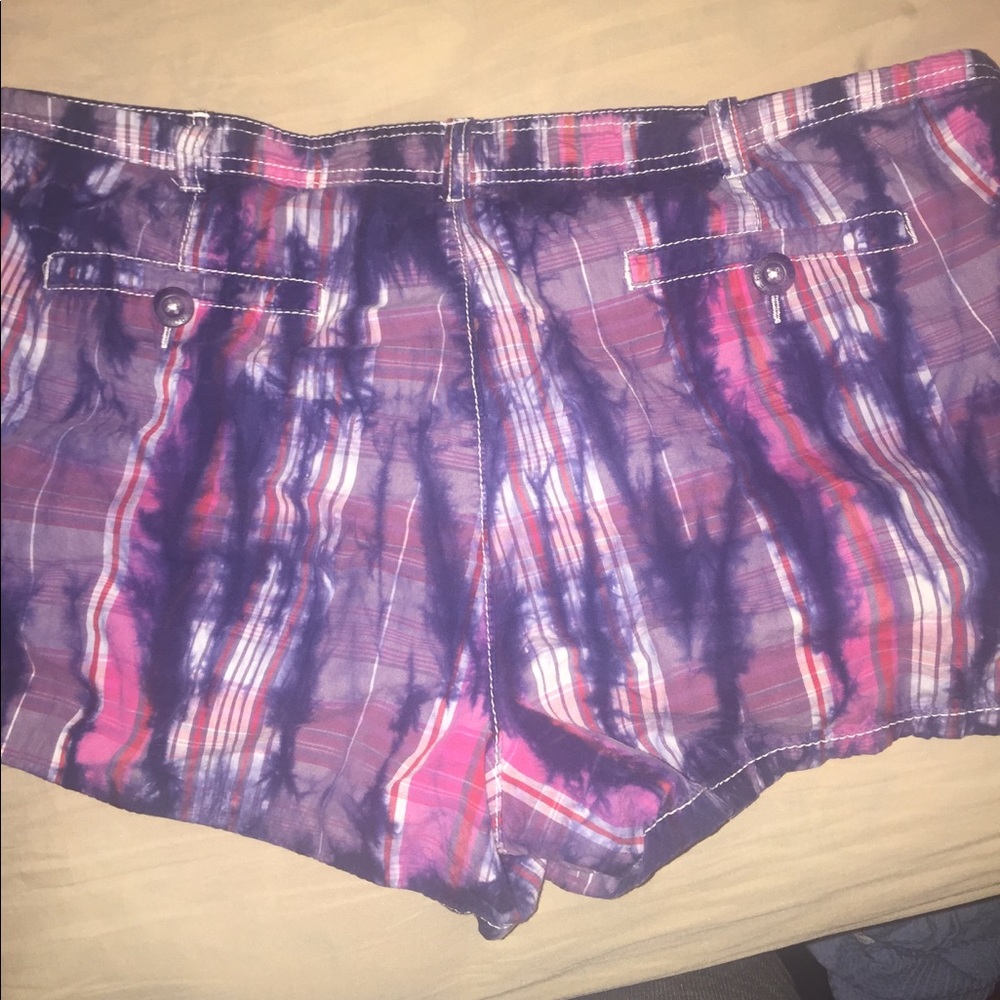 Shorts - Picture 2 of 3